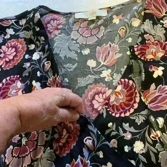Loft floral wrap blouse w/ flounce sleeve size M Work Going Out Cinch in waist - Picture 5 of 12